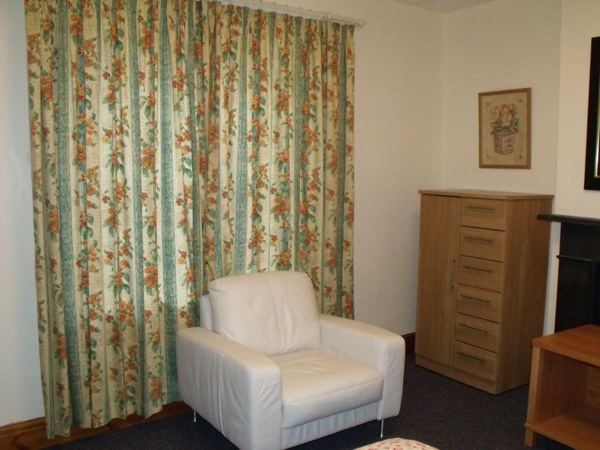 Cosy Ground Floor Disabled Friendly Room In Farm House Llandderfel Eksteriør bilde