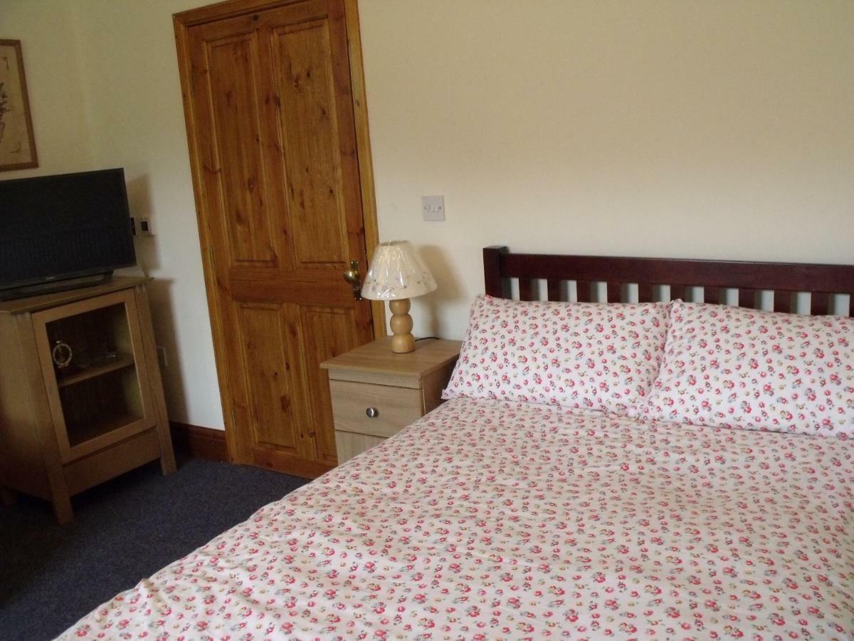 Cosy Ground Floor Disabled Friendly Room In Farm House Llandderfel Eksteriør bilde