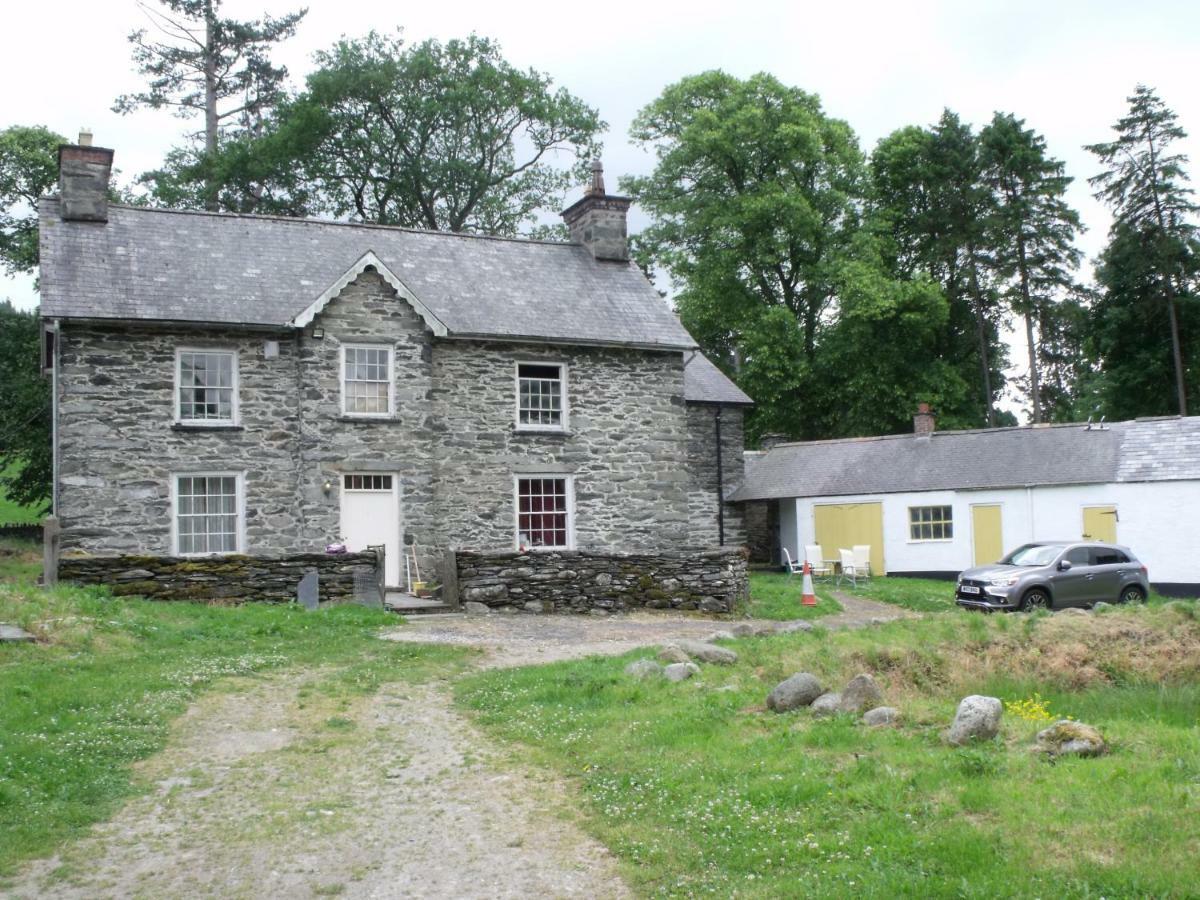 Cosy Ground Floor Disabled Friendly Room In Farm House Llandderfel Eksteriør bilde