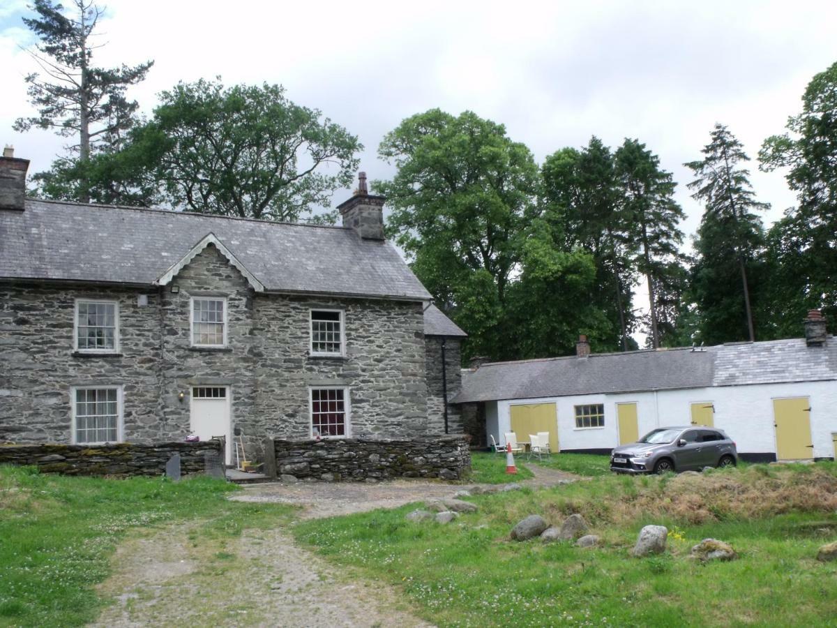 Cosy Ground Floor Disabled Friendly Room In Farm House Llandderfel Eksteriør bilde